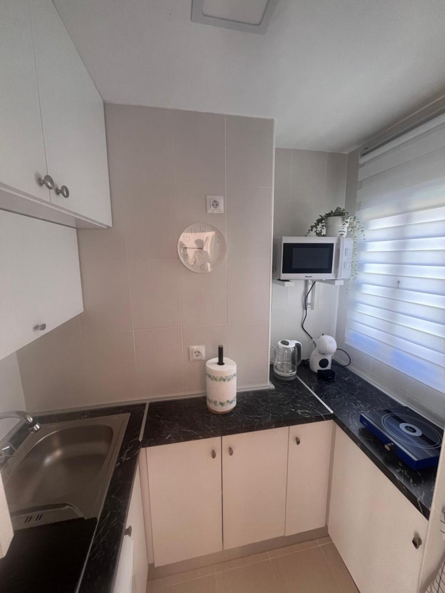 Lidia Planta 2, La Carihuela 1ª Linea Playa, Vistas Mar, Buhardilla 1 Dormitorio, 40 M2, 1-3 Huesped, Terraza, Wifi * Torremolinos