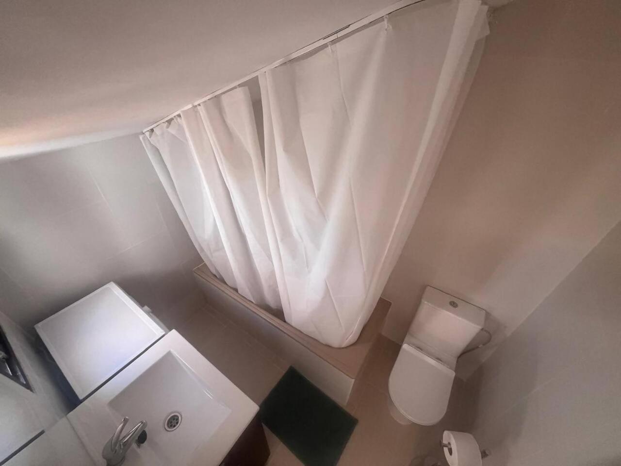 Apartment Lidia Planta 2, La Carihuela 1ª Linea Playa, Vistas Mar, Buhardilla 1 Dormitorio, 40 M2, 1-3 Huesped, Terraza, Wifi Torremolinos