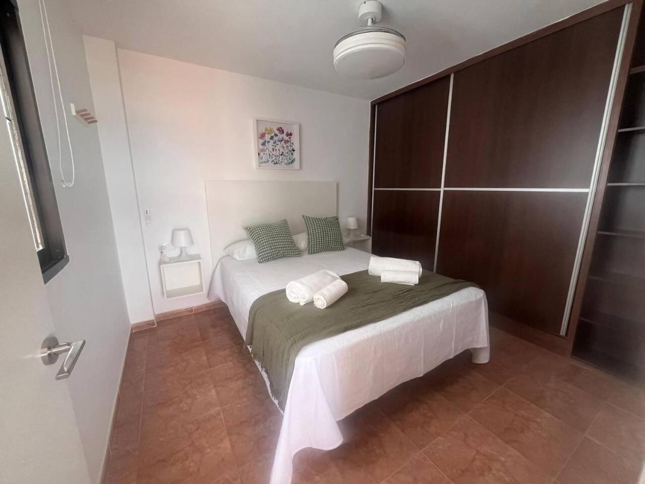 Apartment Lidia Planta 2, La Carihuela 1ª Linea Playa, Vistas Mar, Buhardilla 1 Dormitorio, 40 M2, 1-3 Huesped, Terraza, Wifi *
