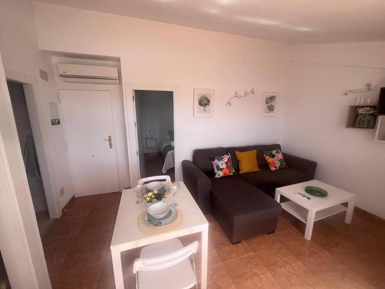 Lidia Planta 2, La Carihuela 1ª Linea Playa, Vistas Mar, Buhardilla 1 Dormitorio, 40 M2, 1-3 Huesped, Terraza, Wifi Apartment Torremolinos
