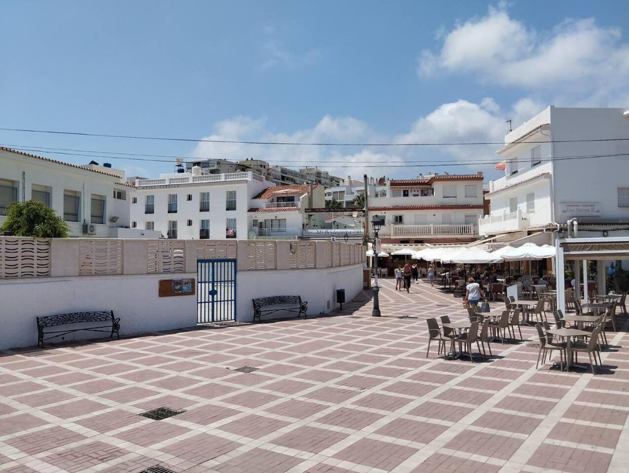 Lidia Planta 2, La Carihuela 1ª Linea Playa, Vistas Mar, Buhardilla 1 Dormitorio, 40 M2, 1-3 Huesped, Terraza, Wifi Torremolinos