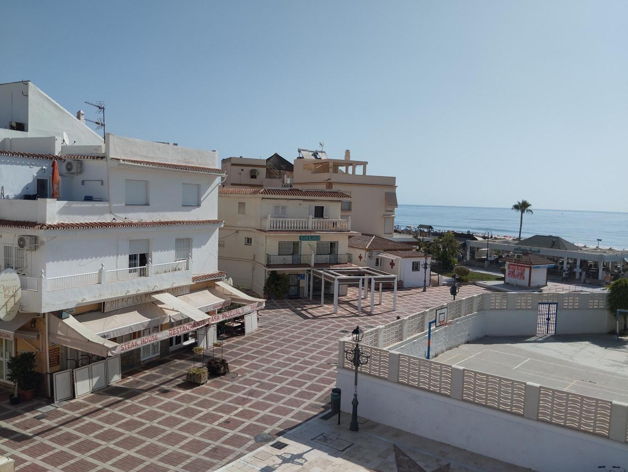 Apartment Lidia Planta 2, La Carihuela 1ª Linea Playa, Vistas Mar, Buhardilla 1 Dormitorio, 40 M2, 1-3 Huesped, Terraza, Wifi *